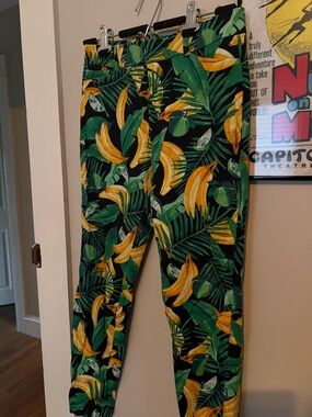 Old Navy Black Tropical Banana Print Leggings